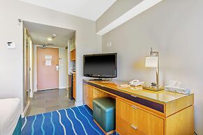 Castle at Ala Moana Hotel