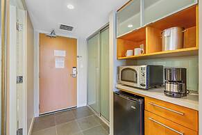 Castle at Ala Moana Hotel