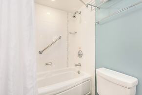 Castle at Ala Moana Hotel