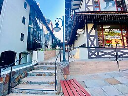 EXCELENTE OPÇAO - 03 quadras RUA COBERTA