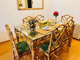 EXCELENTE OPÇAO - 03 quadras RUA COBERTA