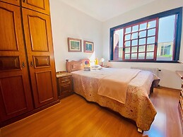 EXCELENTE OPÇAO - 03 quadras RUA COBERTA