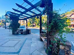 EXCELENTE OPÇAO - 03 quadras RUA COBERTA