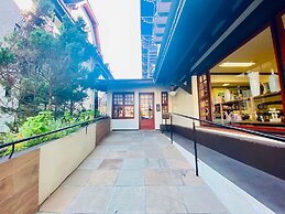 EXCELENTE OPÇAO - 03 quadras RUA COBERTA