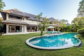 Villa Maimalu by Alfred in Bali