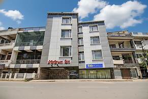 Fabhotel Meridian Inn