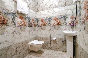 Fabhotel Meridian Inn