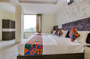 Fabhotel Meridian Inn