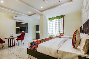 Fabhotel Meridian Inn