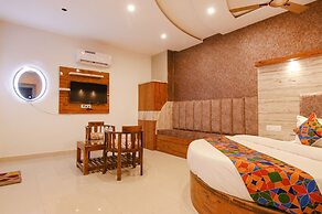 Fabhotel Meridian Inn