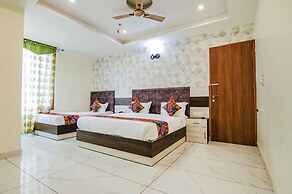 Fabhotel Meridian Inn