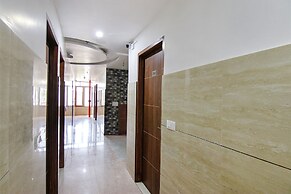 Fabhotel Meridian Inn