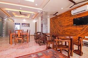 Fabhotel Meridian Inn