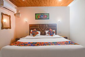 FabExpress Corinthia Boutique Rooms, Candolim Beach