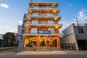 Fabhotel Unique Stay