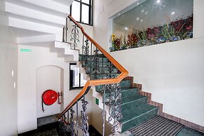 Fabhotel Heritage Palace