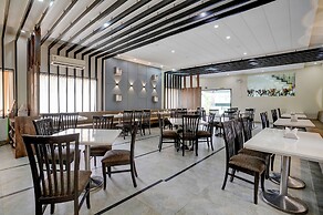 Fabhotel Heritage Palace