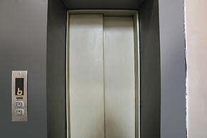 Fabhotel Dps International