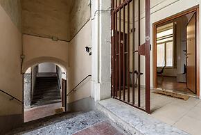 Via dei Tribunali 175