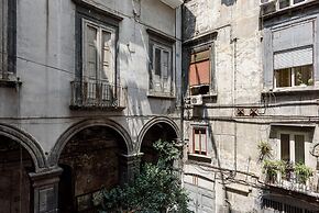 Via dei Tribunali 175