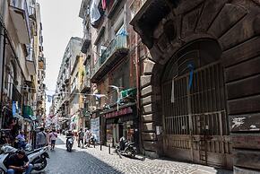 Via dei Tribunali 175