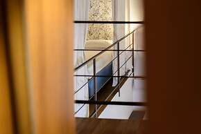 Via dei Tribunali 175