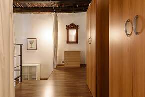 Via dei Tribunali 175