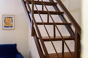 Via dei Tribunali 175