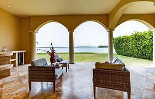 Villa Castello- Water Views Resort Amenities