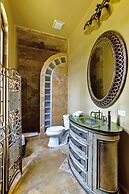 Villa Castello- Water Views Resort Amenities