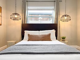 La Vie Boheme 2 - Charming Oasis w Parking