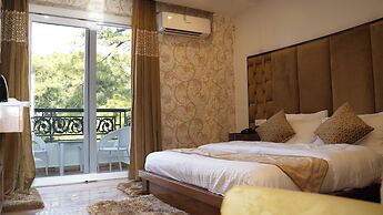 Hotel Sahebs Castle McLeodganj