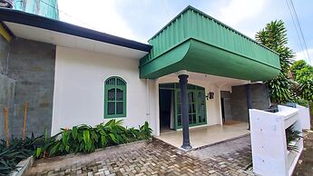 Homestay Azarine Jogja Dekat UGM By Simply Homy