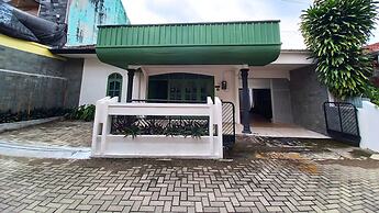 Homestay Azarine Jogja Dekat UGM By Simply Homy