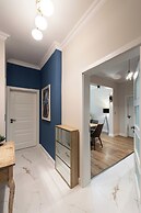 Luxury & Unique-Top Center Apt. - 3BDR