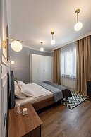 Luxury & Unique-Top Center Apt. - 3BDR