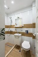 Luxury & Unique-Top Center Apt. - 3BDR