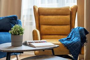 Luxury & Unique-Top Center Apt. - 3BDR