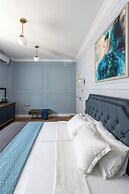 Luxury & Unique-Top Center Apt. - 3BDR