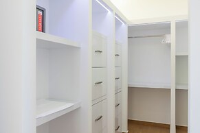 BLUE TIGER Luxury Pool Villa by Blue Mountain Villas