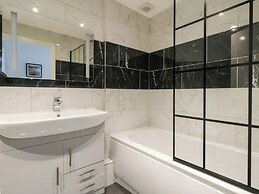 Flat 6, Thornlow Heights