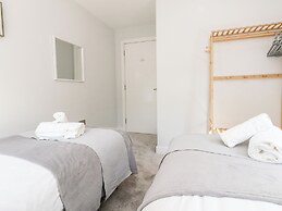 Flat 6, Thornlow Heights