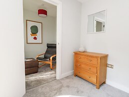 Flat 6, Thornlow Heights