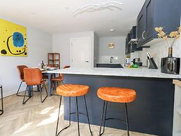 Flat 6, Thornlow Heights