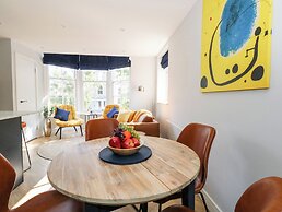 Flat 6, Thornlow Heights