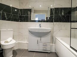 Flat 6, Thornlow Heights