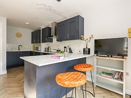 Flat 6, Thornlow Heights