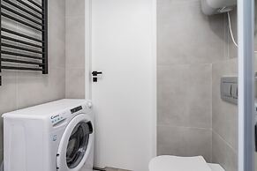 Studio Rynek Dębnicki by Renters