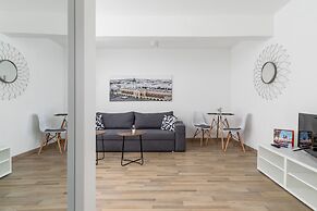 Studio Rynek Dębnicki by Renters