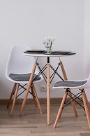 Studio Rynek Dębnicki by Renters